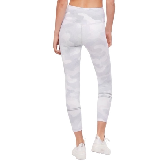 Lilybod Nina 7/8 Length High Waist Leggings White Camo Size Medium - Picture 3 of 11